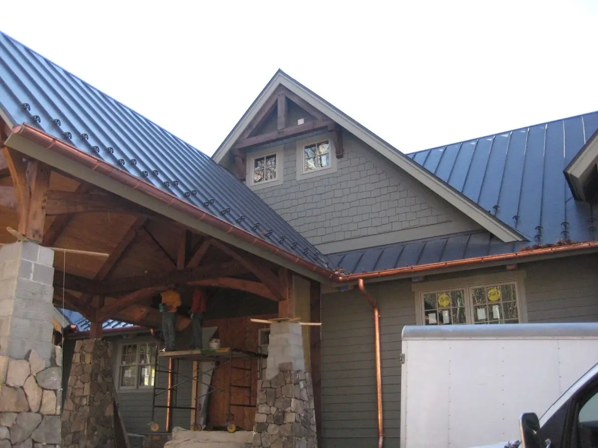 Craftsman Roofing team delivering quality roofing work in Los Fresnos